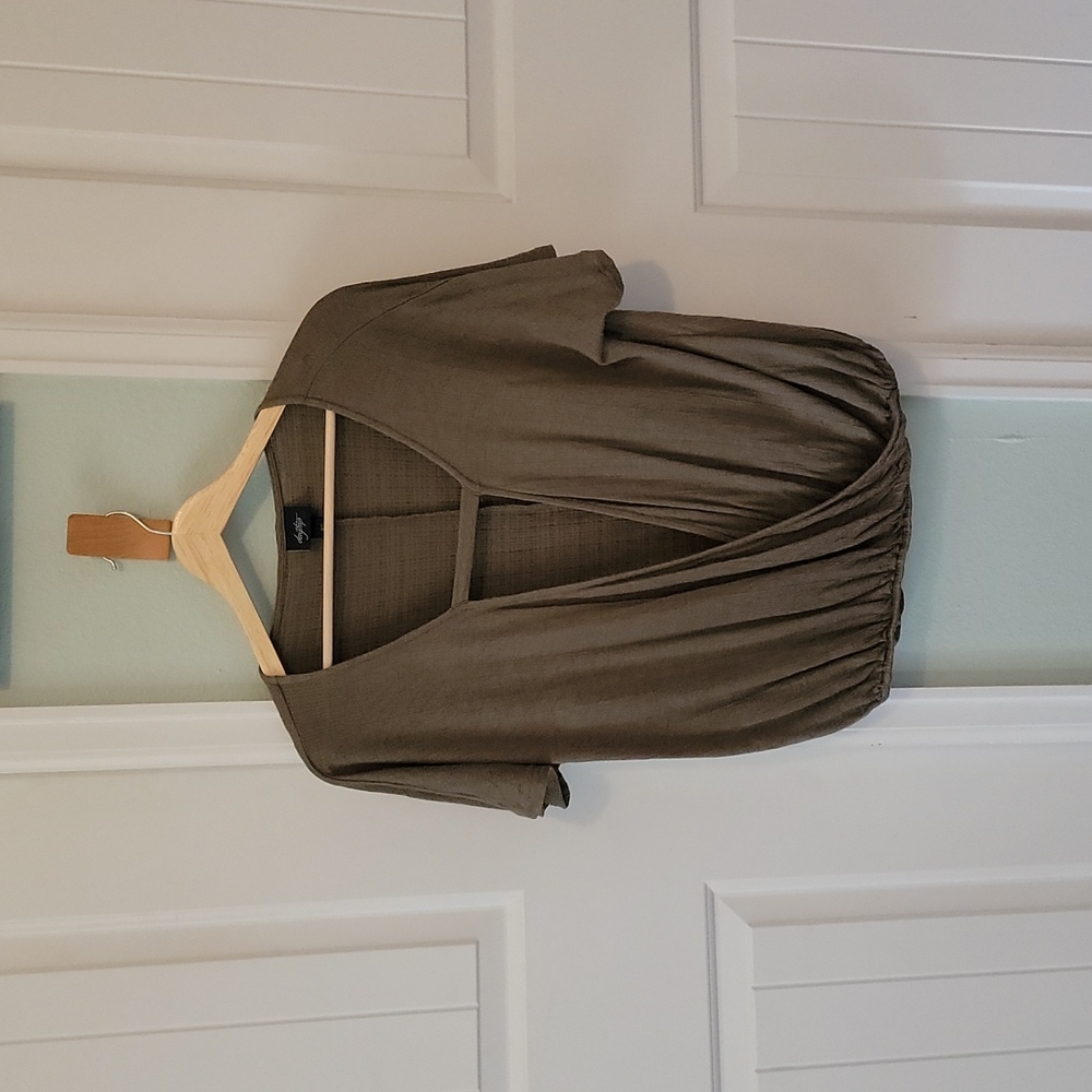 Daytrip army green open over-sized top